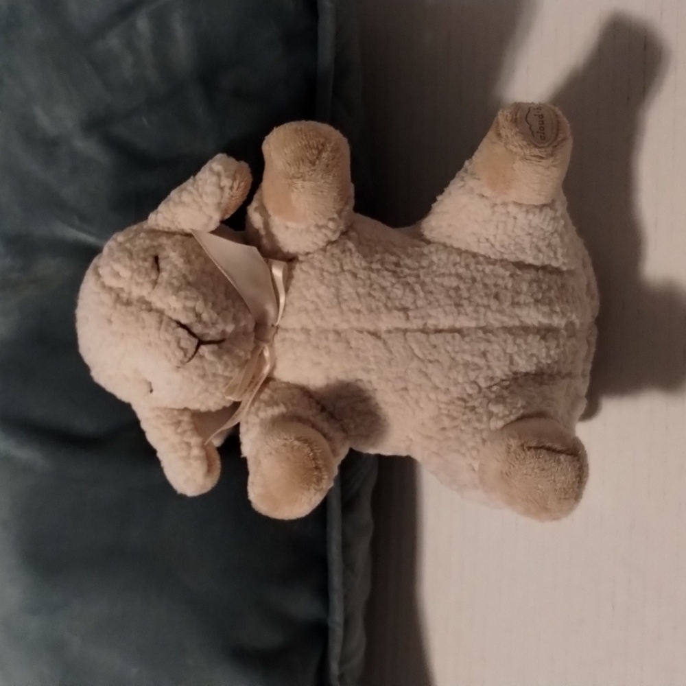 Cloud B sleep sheep hooks on stroller car seat or crib plays 4 sounds
